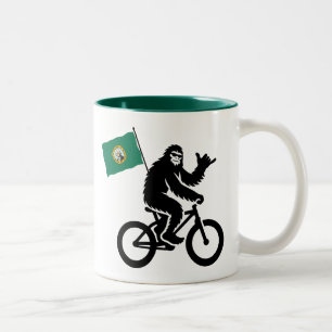 Taza Bicolor Bigfoot en bicicleta bandera de Washington