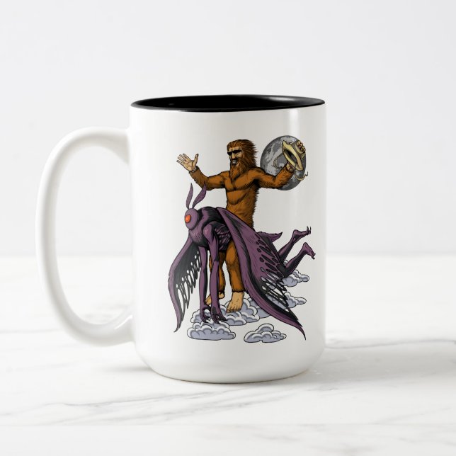 Taza Bicolor Bigfoot Riding Mothman (Izquierda)