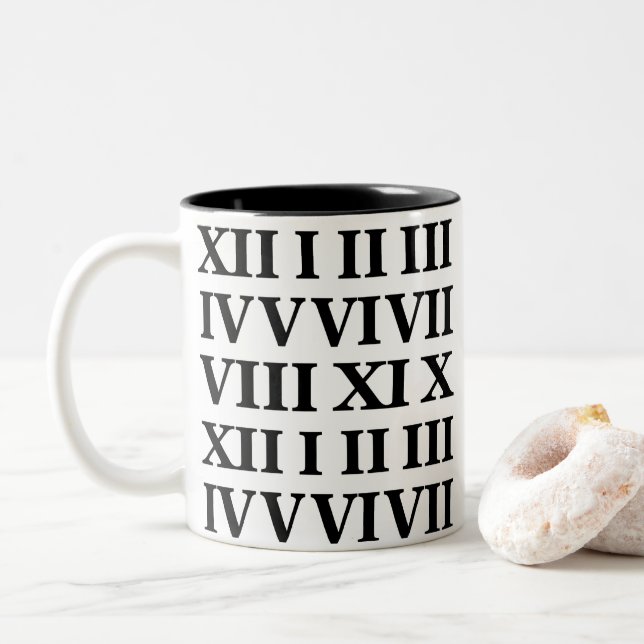 Taza Bicolor Black and White Roman Numeral (Con donut)