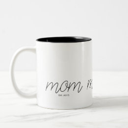 Taza Bicolor Black Script Established Mom 