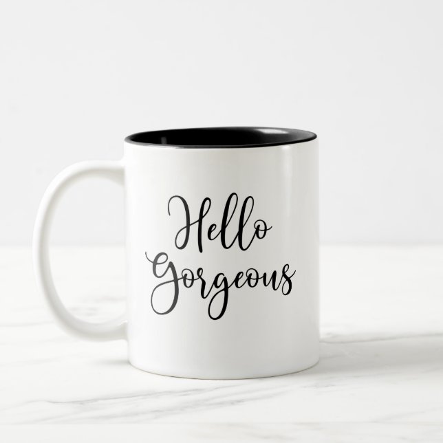Taza Bicolor Black Script Hello Gorgeous (Izquierda)
