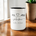 Taza Bicolor Boda Compromiso Corazón Sr. Sra. Nombre Personaliz<br><div class="desc">El Sr. y la Sra. apellido o apellido personalizado con una taza de café de corazón adorable con un nombre personalizado y fecha establecida que hace un regalo personalizado y especial para un boda,  aniversario,  Navidades o regalo de compromiso.</div>