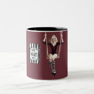 Taza Bicolor Burgundy Negro Blanco Circo Columpio Rubia Señora