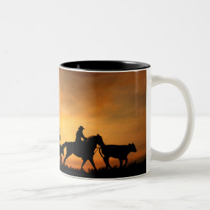 Taza Bicolor Caballos de vaqueros y el país de dirección occide