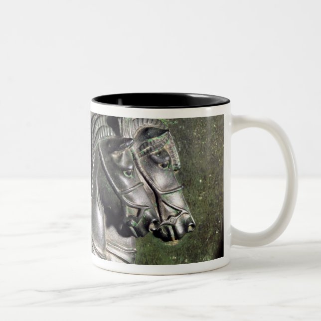 Taza Bicolor Cabeza de un caballo de una cuadriga (Derecha)