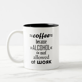 Taza Bicolor Café en el trabajo
