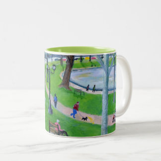 Taza Bicolor Caminando alrededor del lago en corcho, Irlanda