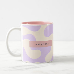 Taza Bicolor Camuflaje abstracto de lavanda pastel suave person