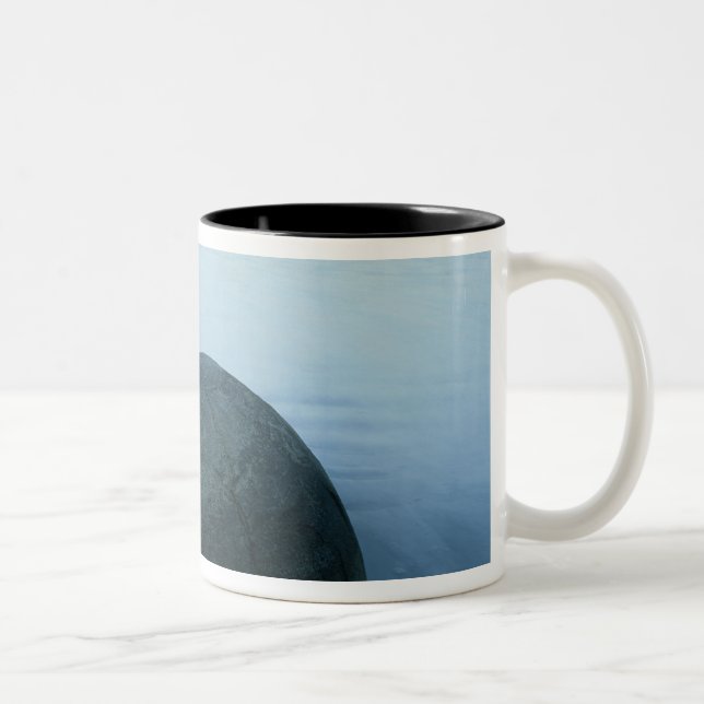 Taza Bicolor Cantos rodados de Moeraki (Derecha)