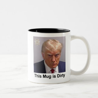 Taza Bicolor Captura de pantalla de Trump Mug "This Mug is Dirt