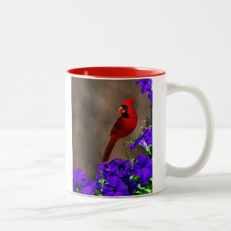 Taza Bicolor Cardenal con las petunias