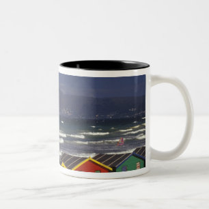 Taza Bicolor Casetas de baño de la Bahía de St. James, cerca de