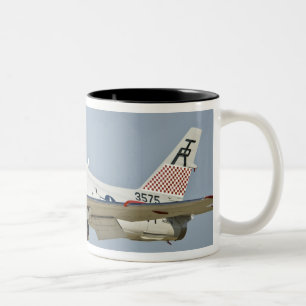 Taza Bicolor Caza de reacción North American Naval FJ2 Fury en