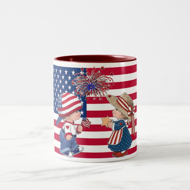 Taza Bicolor Celebrar la bandera estadounidense (Centro)