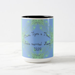 Taza Bicolor _Celebration-Template-Once del vintage sobre un