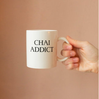 Taza Bicolor Chai Addict, estético moderno, árabe gracioso