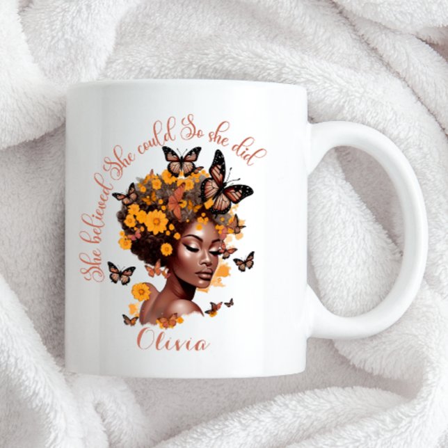 Taza Bicolor Chica afroamericana creía que podía (Subido por el creador)