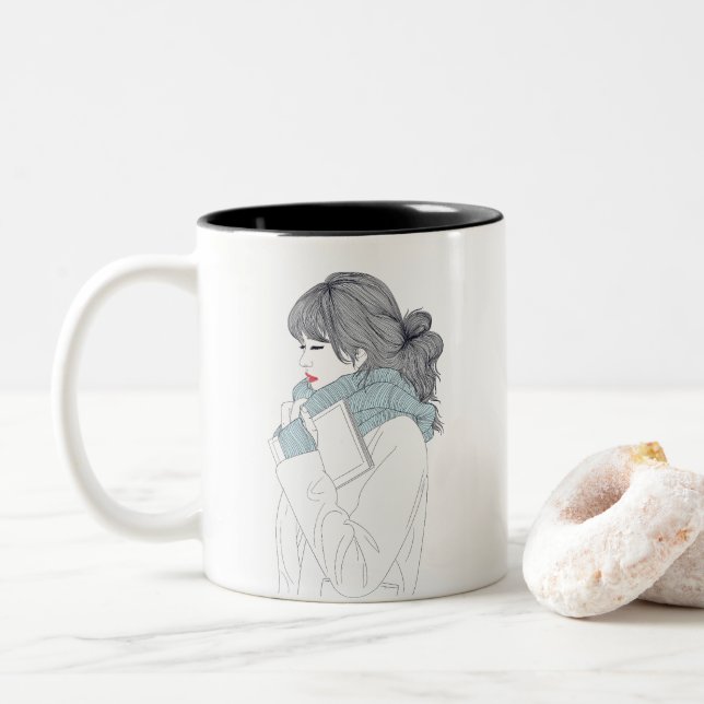 Taza Bicolor Chica con bufanda y libro (Con donut)