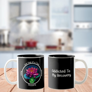 Taza Bicolor Chip de la Sobriedad de Lotus Medallón personali