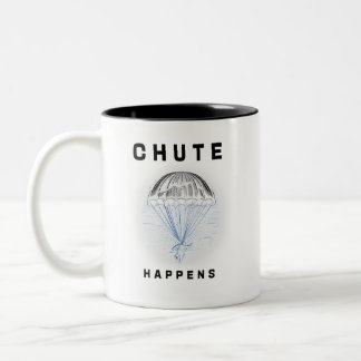 Taza Bicolor Chute Happens - Un diseño de paracaídas