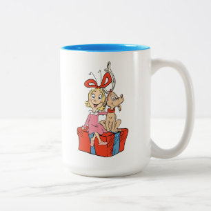 Taza Bicolor Cindy Lou Who y Max en un regalo