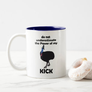 Taza Bicolor Cita divertida sobre el poder de patada del pájaro