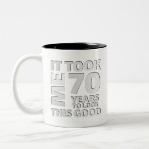 Taza Bicolor Cita graciosa de 70 años