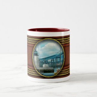 Taza Bicolor Ciudad - Newport RI - El faro de Newport