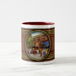Taza Bicolor Ciudad - NY - Celebrando el Día de la Bastilla 191