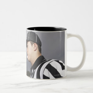 Taza Bicolor Coche que grita en el árbitro
