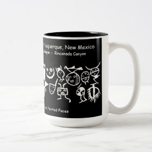 Taza Bicolor Colección de Petroglifos de Máscaras y Caras Pinta