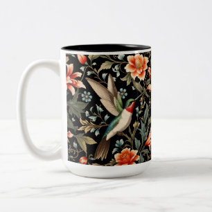 Taza Bicolor Colibrí Hermoso sobre Fondo Floral Oscuro