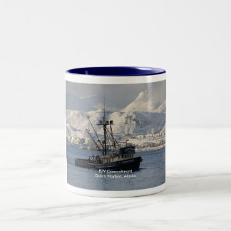 Taza Bicolor Compromiso, palangrero en el puerto holandés,