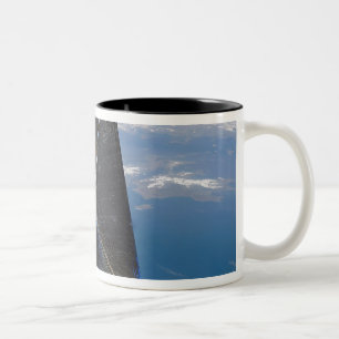 Taza Bicolor Concepto del artista de NanoSail-D en espacio