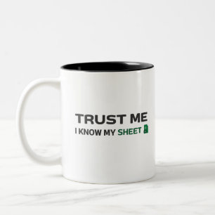 Taza Bicolor Confía en mí, conozco mi hoja