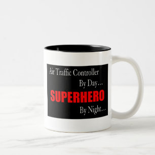 Taza Bicolor Controlador aéreo del super héroe