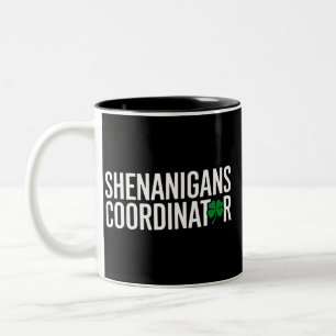 Taza Bicolor Coordinador de Shenanigan del Día de San Patricio