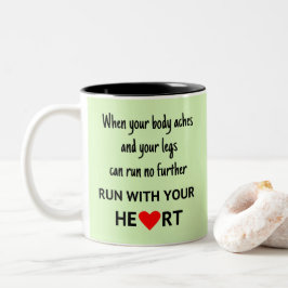Taza Bicolor Corra con su cita de los deportes del corazón