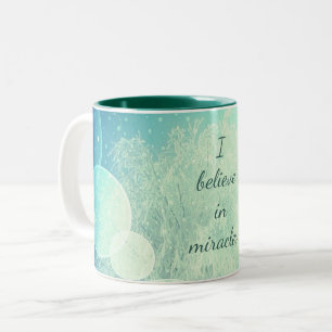 Taza Bicolor Creo en diseño de la helada de los milagros