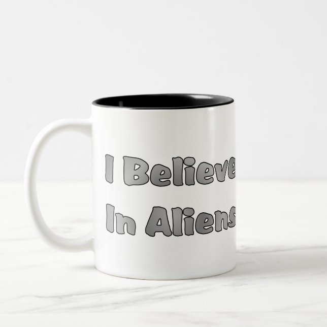 Taza Bicolor Creo En Los Extranjeros (Izquierda)
