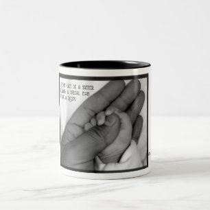 Taza Bicolor Cualquier persona puede ser un padre