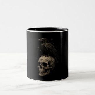 Taza Bicolor Cuervo gótico sobre misterio vintage de calavera .