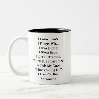Taza Bicolor Cumpleaños divertido y personalizado de 70 años