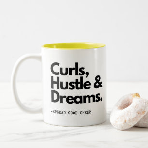 Taza Bicolor Curls Hustle Dreams! Cita de pelo rizado