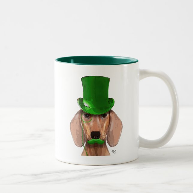 Taza Bicolor Dachshund con sombrero verde superior y bigote (Derecha)