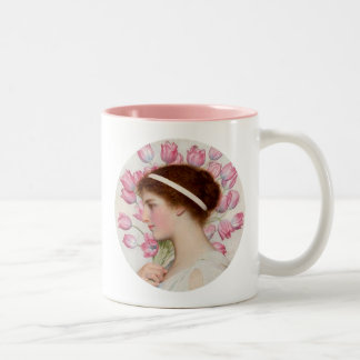 Taza Bicolor Dama con vestido clásico con tulipanes rosados