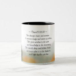 Taza Bicolor Daniel 2:21-22 Cambia de época y estación