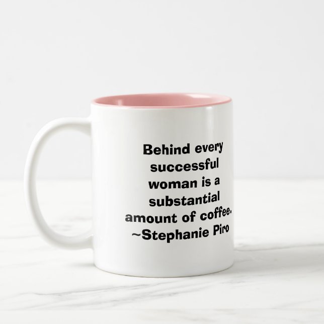 Taza Bicolor Detrás de cada mujer acertada… (Izquierda)