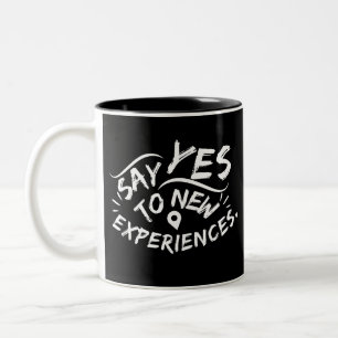 Taza Bicolor Di Sí a Nuevas Experiencias (Texto Blanco)
