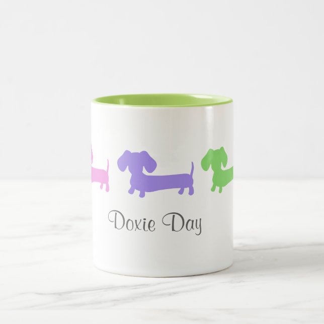 Taza Bicolor Día de Doxie (Centro)